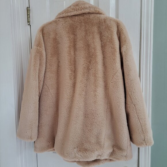 SOLD on another platform - Free People ๐ผ Kate faux fur double breasted coat - Picture 12 of 16